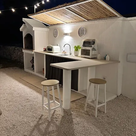 Trullo Pietra Madre * Noci